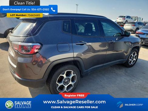 Used 2019 Jeep Compass Latitude FWD image 4