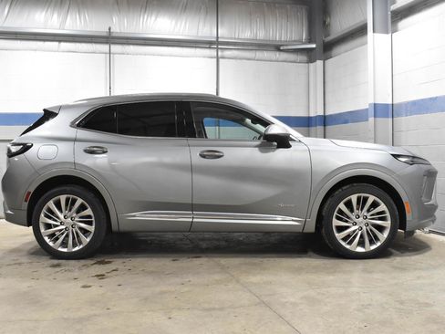 Used 2024 Buick Envision Avenir AWD/4WD image 31