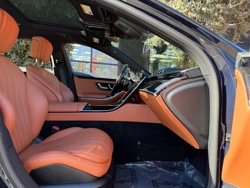 Used 2023 Mercedes-Benz S 500 S 500 w/ Warmth & Comfort Package image 32