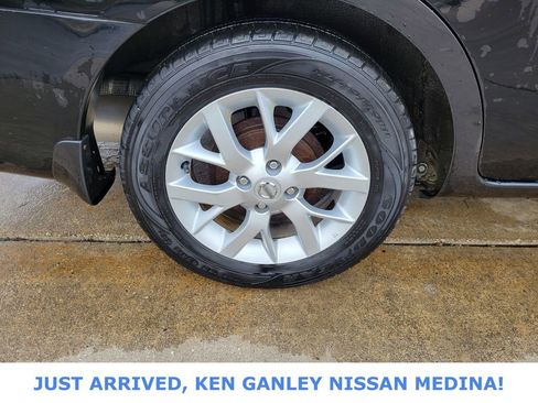 Used 2018 Nissan Versa SV w/ SV Special Edition Package image 20