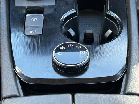 Certified 2025 Nissan Rogue SV image 24