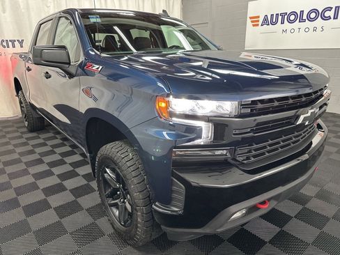 Used 2021 Chevrolet Silverado 1500 LT Trail Boss w/ Convenience Package II image 2