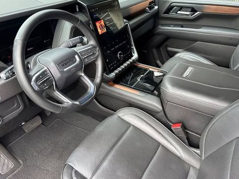 Used 2025 GMC Yukon Denali AWD/4WD image 10
