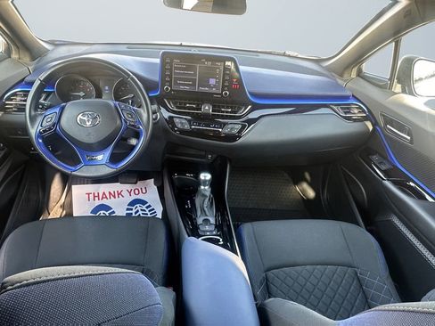 Used 2020 Toyota C-HR XLE image 10