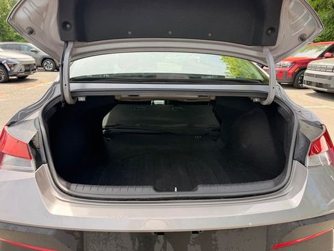 Used 2024 Hyundai Elantra SEL FWD image 31