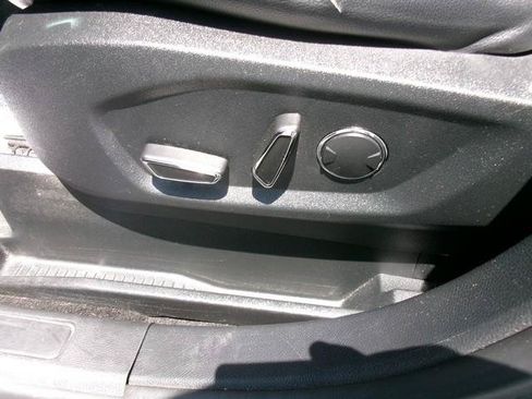 Used 2018 Ford Edge SEL w/ Equipment Group 201A AWD/4WD image 8