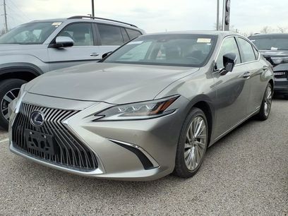 Used 2020 Lexus ES 300h w/ Luxury Package