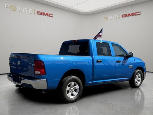 Used 2022 RAM 1500 Classic SLT RWD image 3