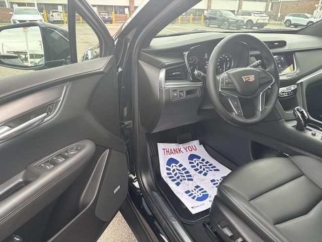 Certified 2024 Cadillac XT5 Luxury w/ LPO, Floor Liner Package AWD/4WD image 13