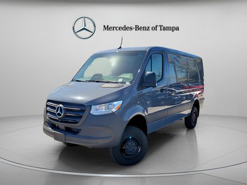 Used 2025 Mercedes-Benz Sprinter 2500 image 3