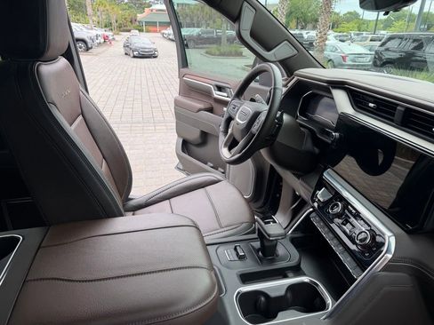 Used 2025 GMC Sierra 1500 Denali w/ Denali Reserve Package AWD/4WD image 14
