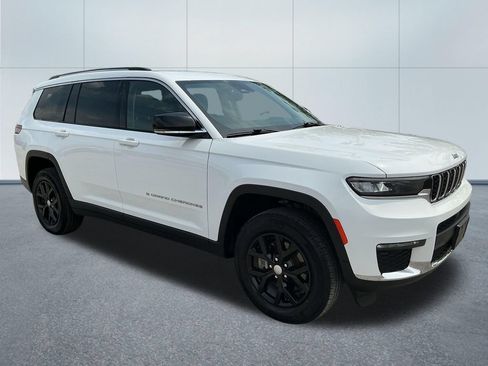 Certified 2023 Jeep Grand Cherokee L Limited AWD/4WD image 9