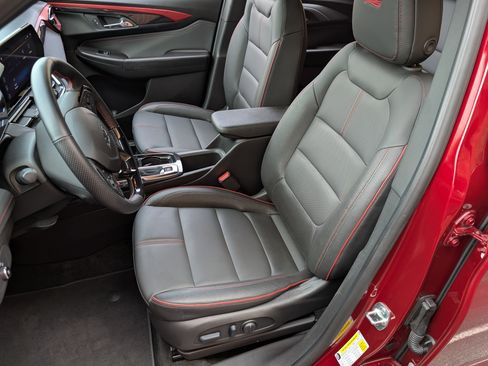 Used 2025 Chevrolet TrailBlazer RS w/ Convenience Package image 16