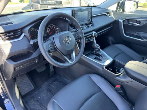 Used 2022 Toyota RAV4 XLE Premium image 17