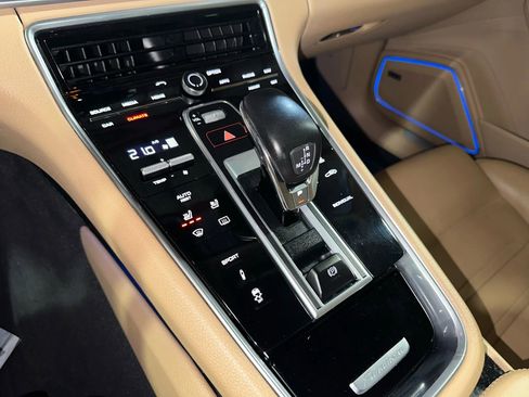 Used 2018 Porsche Panamera w/ Premium Package Plus image 29