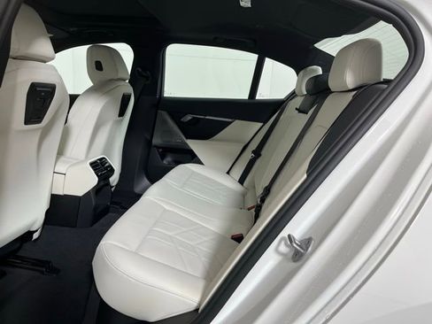 Used 2025 BMW 530i xDrive w/ Premium Package image 19