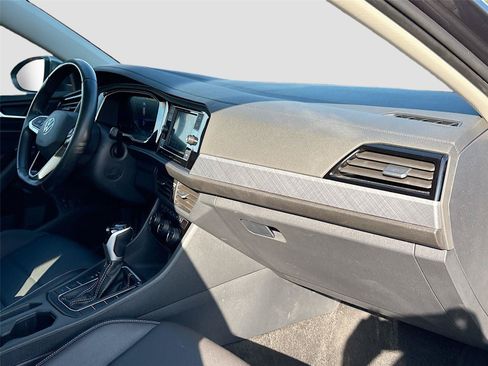 Used 2024 Volkswagen Jetta SE FWD image 28