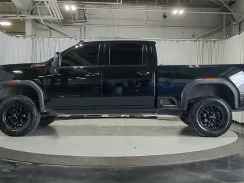 Used 2025 GMC Sierra 2500 AT4X AWD/4WD image 5