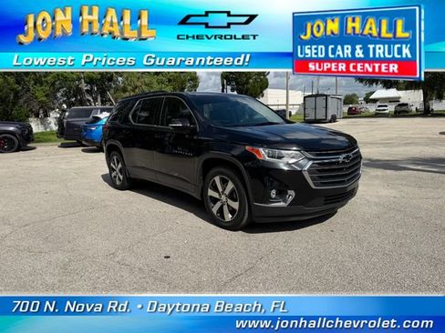 Used 2020 Chevrolet Traverse LT w/ LT Premium Package FWD image 1