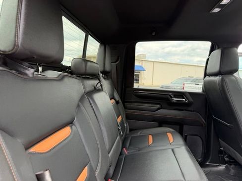 Used 2024 GMC Sierra 2500 AT4 w/ Technology Package AWD/4WD image 42