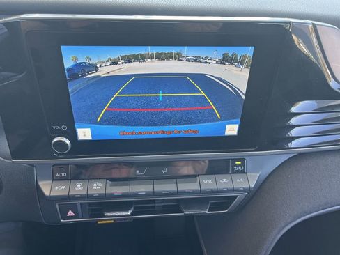 Used 2025 Toyota Camry LE image 14