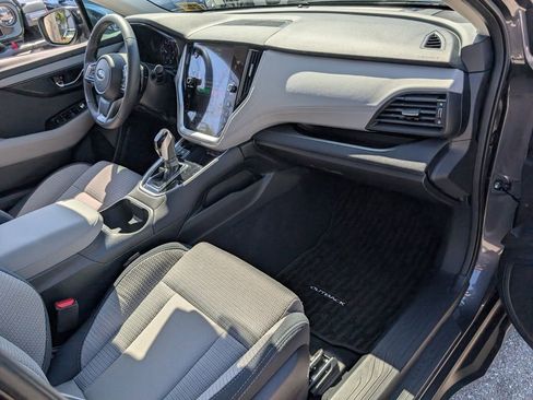 Used 2025 Subaru Outback Premium image 17