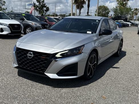 Certified 2023 Nissan Altima 2.5 SR FWD image 8