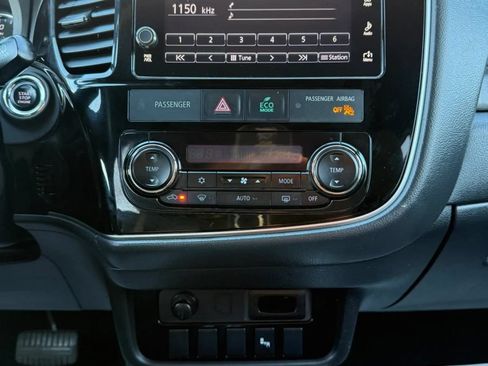 Used 2018 Mitsubishi Outlander LE AWD/4WD image 25