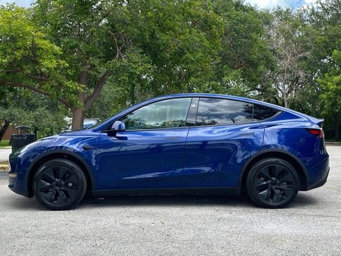 Used 2024 Tesla Model Y Long Range AWD/4WD image 6