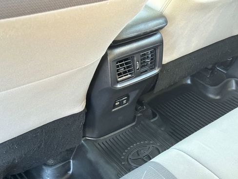 Used 2021 Toyota RAV4 XLE w/ Convenience Package image 39