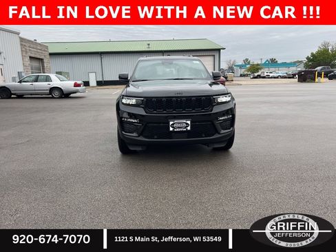 New 2025 Jeep Grand Cherokee Limited w/ Luxury Tech Group II image 5