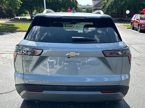 Used 2025 Chevrolet Equinox LT w/ Convenience Package II AWD/4WD image 4