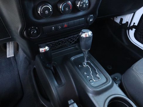 Used 2018 Jeep Wrangler Unlimited Sport S image 9