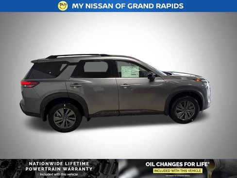 New 2026 Nissan Pathfinder SV image 6