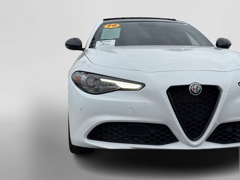 Used 2019 Alfa Romeo Giulia nero edizione w/ Nero Edizione image 11