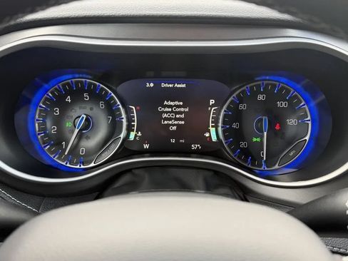 New 2026 Chrysler Pacifica Select FWD image 18