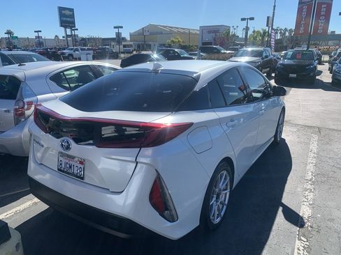 Used 2019 Toyota Prius Prime Premium image 7