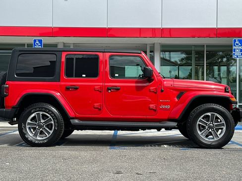 Used 2020 Jeep Wrangler Unlimited Sahara AWD/4WD image 3