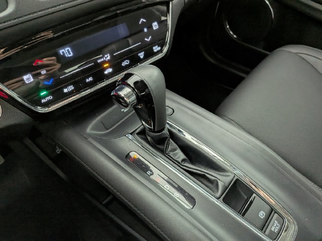 Used 2019 Honda HR-V Touring image 18