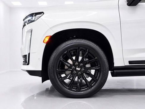 Used 2024 Cadillac Escalade Sport Platinum w/ LPO, ONYX Package AWD/4WD image 11