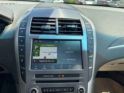 Used 2019 Lincoln MKZ Reserve FWD image 7