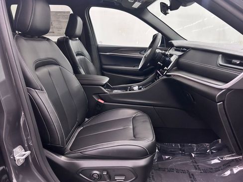 New 2026 Jeep Grand Cherokee Limited image 17