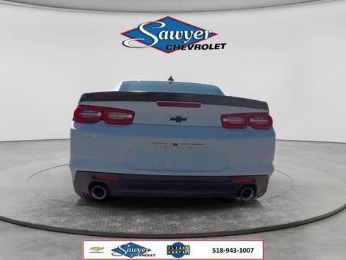 Used 2021 Chevrolet Camaro LT w/ Technology Package RWD image 4