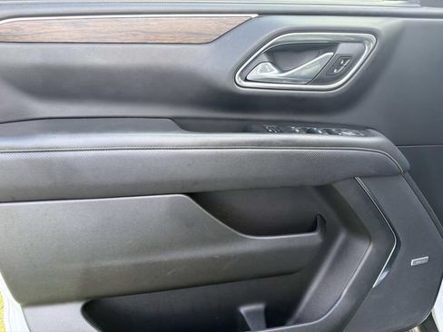 Used 2023 Chevrolet Suburban Premier AWD/4WD image 18