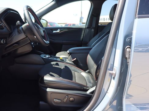 Used 2024 Ford Escape ST-Line w/ Tech Pack #1 AWD/4WD image 9