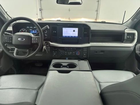 Used 2025 Ford F250 XL w/ XL Chrome Package image 2