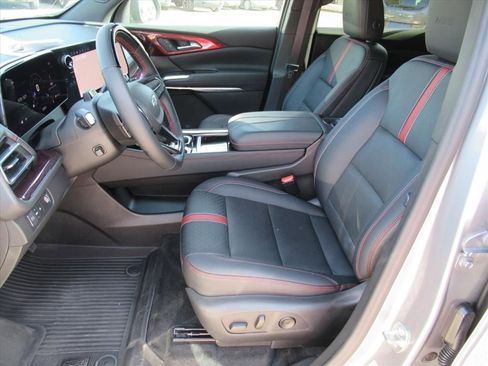 Used 2024 Chevrolet Traverse RS w/ LPO, Floor Liner Package image 16