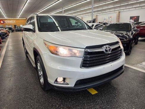 Used 2014 Toyota Highlander Limited FWD image 3