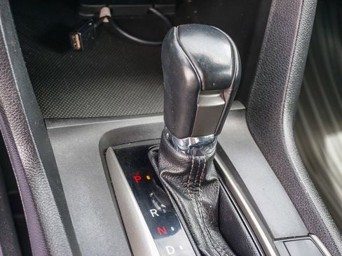 Used 2021 Honda Civic Sport image 22