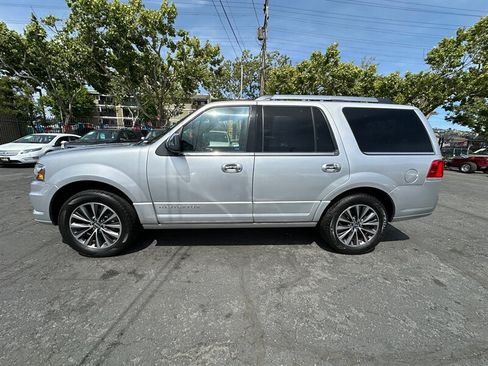 Used 2015 Lincoln Navigator 4WD image 8